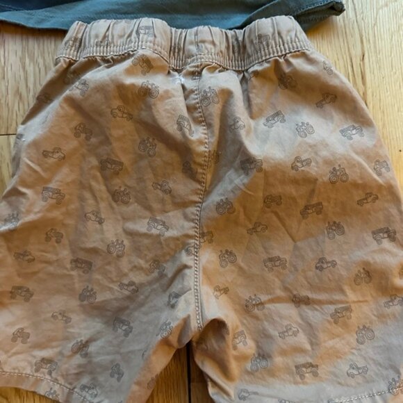 The Children’s Place Toddler Boys Graphic Tshirt H&M Khaki Shorts Tractor Print - Picture 6 of 11